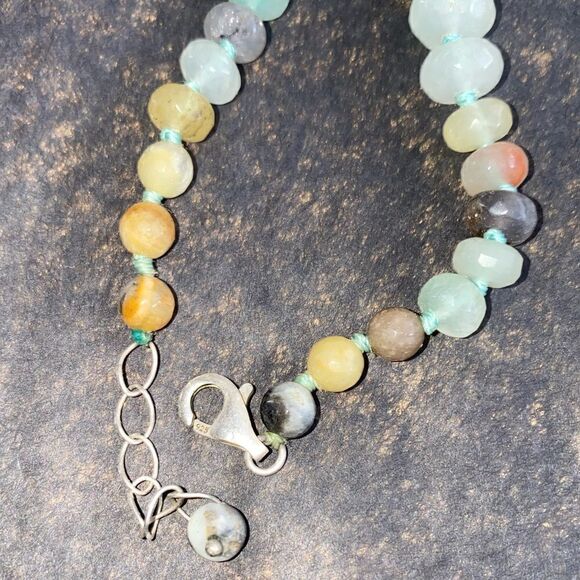 18” adj clasp graduated jade/quartz silk knotted necklace. - Picture 7 of 10